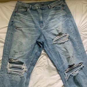 American Eagle High Rise Mom Straight Jeans